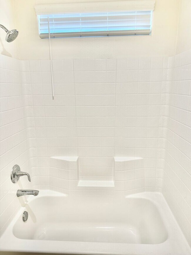 Building Photo - Newly Built 3/2.5 Bonadelle Home in Riverstone Community