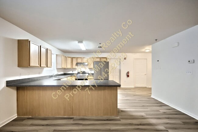 Building Photo - Large 2 Bedroom 1 Bath All One Level Apartment in Hellam PA