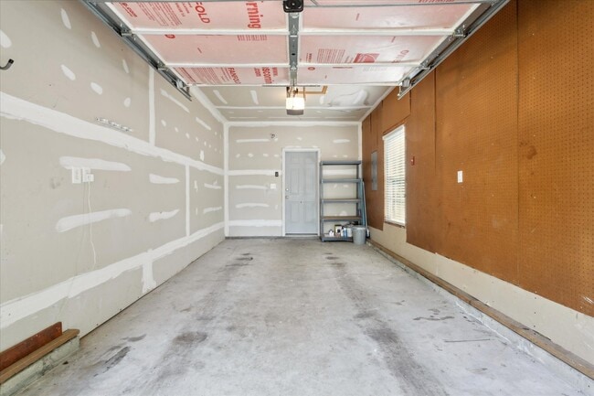 Building Photo - 127 Kristin Ct
