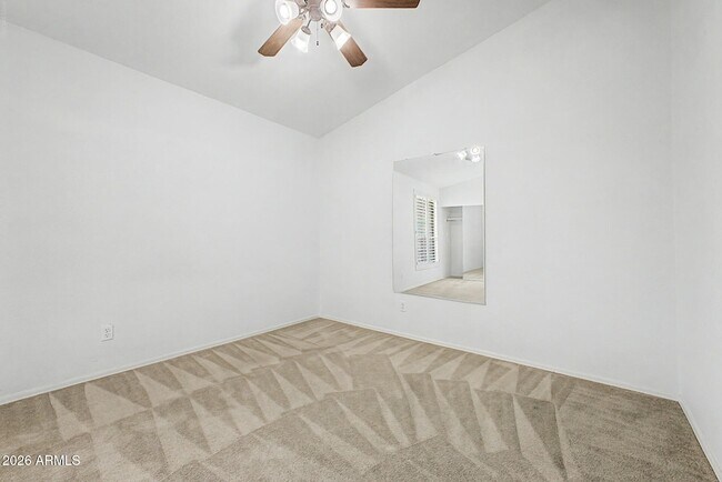 Building Photo - 16110 W Vale Dr