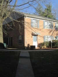 Building Photo - 331 Charles St