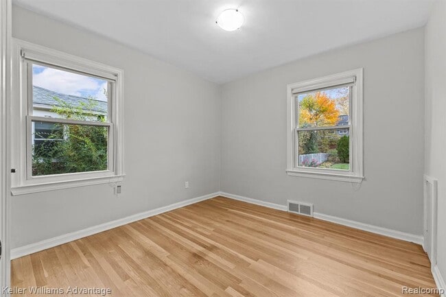 Building Photo - 4516 Robinwood Ave