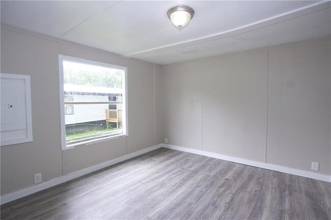 Building Photo - 340 Towler St