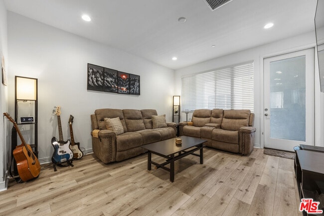 Building Photo - 9942 Artesia Blvd