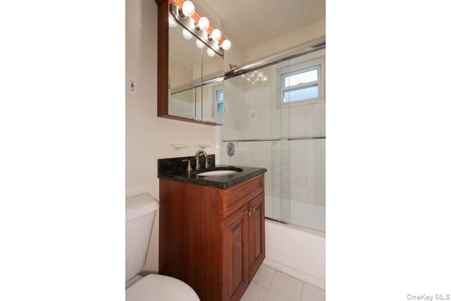 Building Photo - 427 Main St