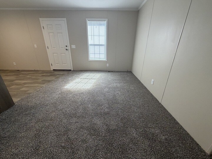 Building Photo - 15974 Villaire Ave