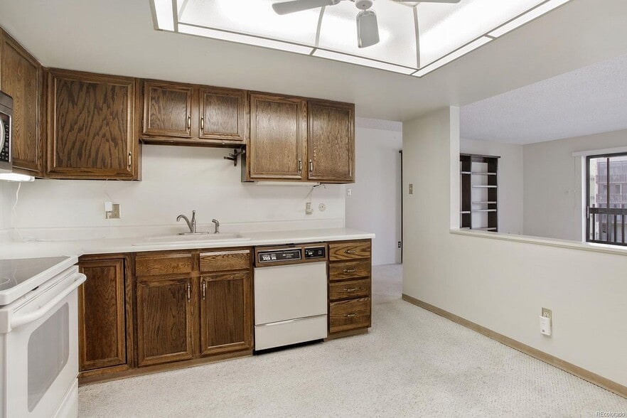 Building Photo - 14091 E Marina Dr