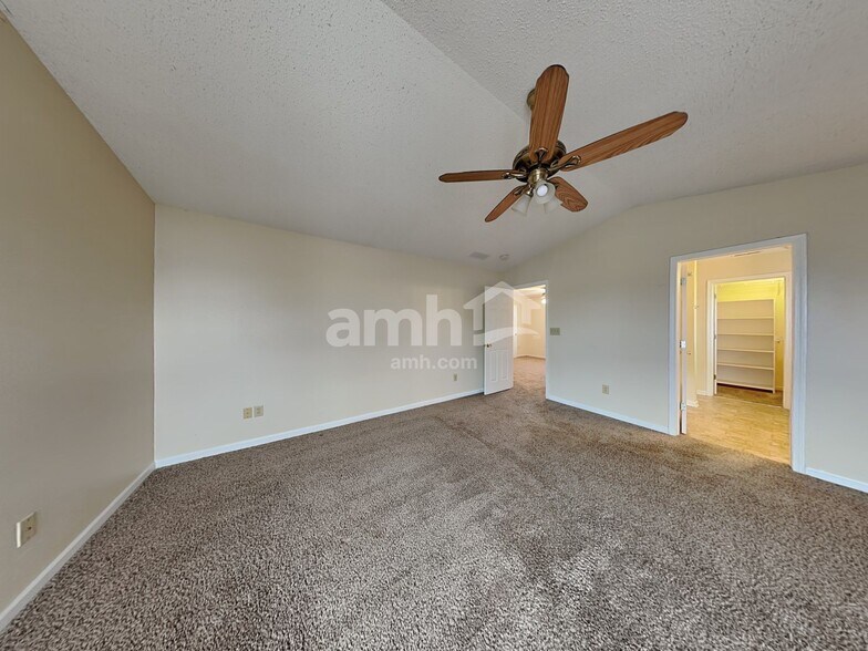 Building Photo - 11988 Cat Tail Ct