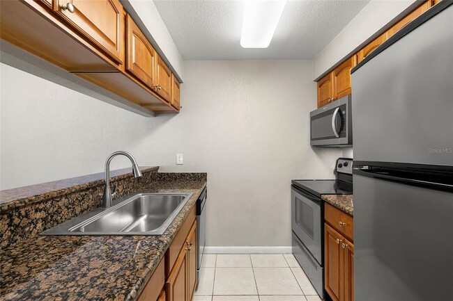 Building Photo - 5440 S MacDill Ave