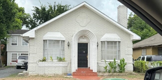 Primary Photo - 6814 Sherman St