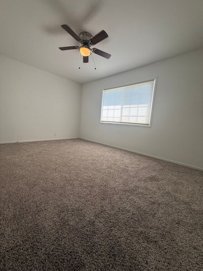 Building Photo - Beautiful 3 bedroom and 1 bathroom home in Arden Arcade!