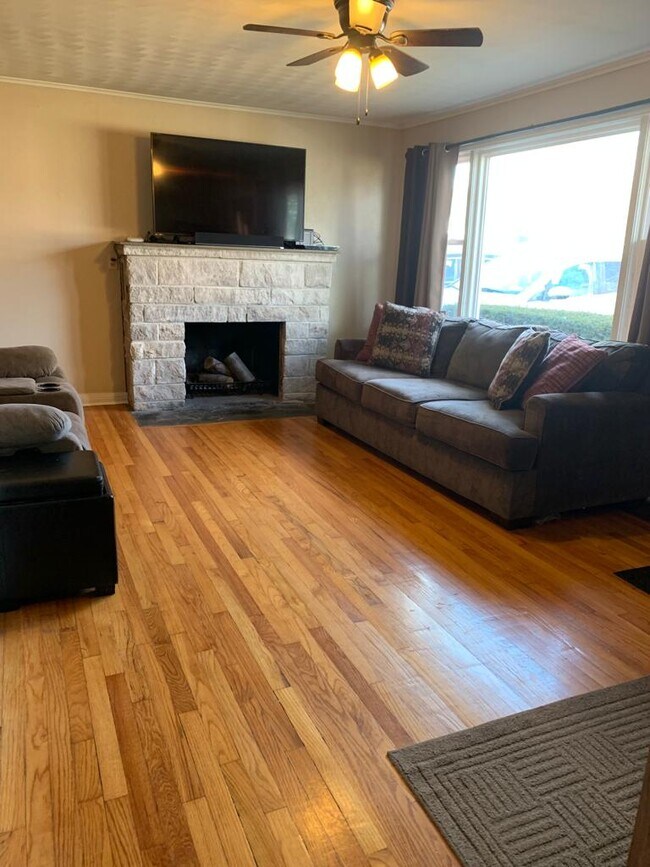 Building Photo - Pennsylvania Ave.