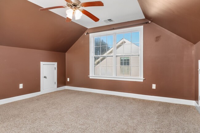 Building Photo - Stunning 5BR House in Holly Springs