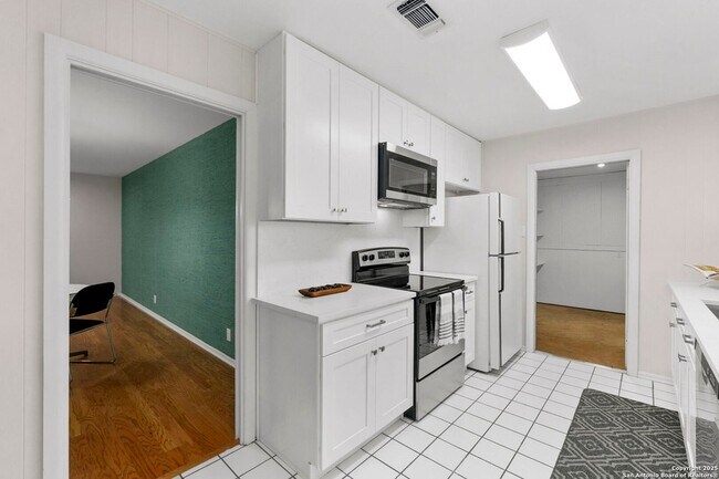Building Photo - 3646 Igo St