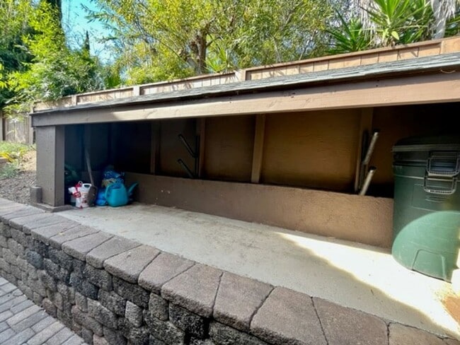 Building Photo - Village Park Single Story Home - Immaculat...