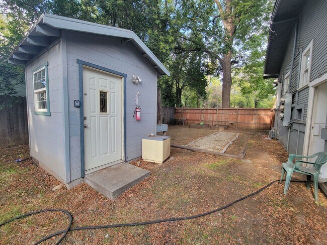 Building Photo - Apartment for Rent in Chico! 2 Bedroom 1 Bathroom + Bonus Room