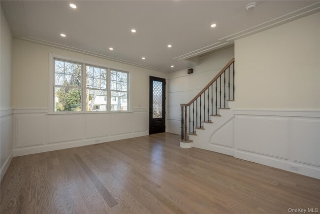 Building Photo - 7 Victoria Ln