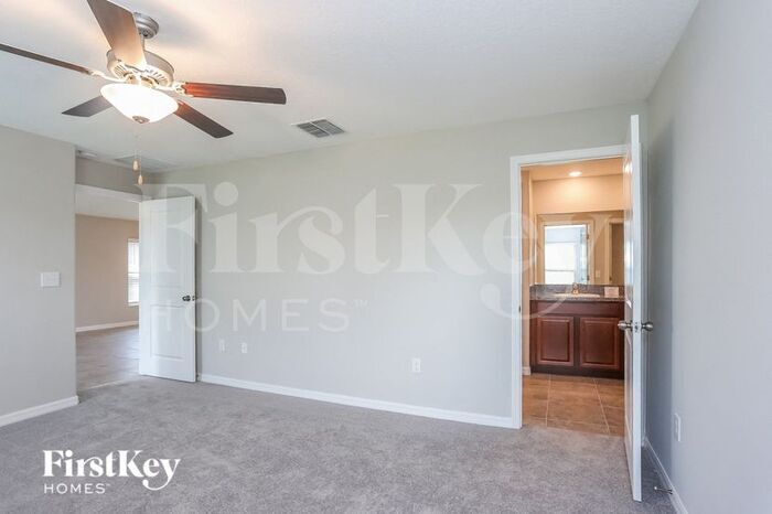 Building Photo - 5028 White Chicory Dr
