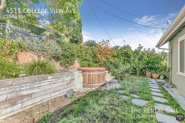 Building Photo - Bright & Breezy Eagle Rock Hideaway | 2 Be...