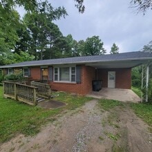 Building Photo - 3/1 Brick Ranch-Cookeville City-Carport