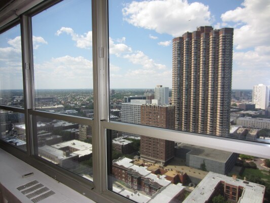 Building Photo - 3550 N Lake Shore Dr