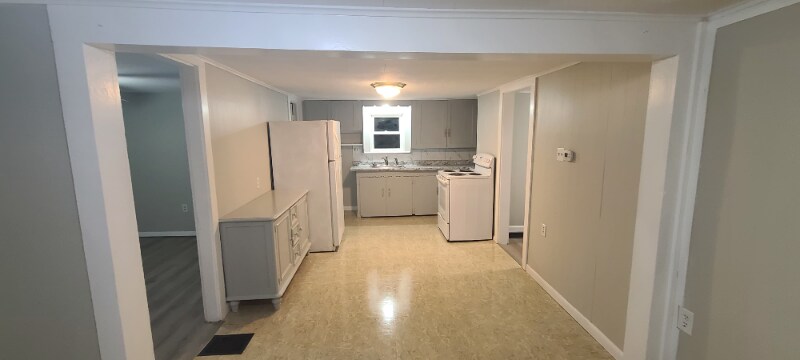 Building Photo - 261 Sunnyside Ave