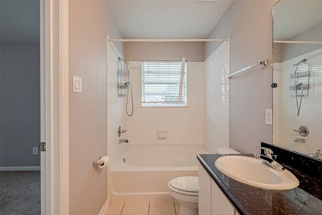 Building Photo - 206 Sydnor St