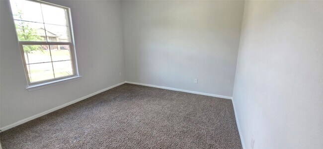 Building Photo - 9021 Eagles Landing Dr
