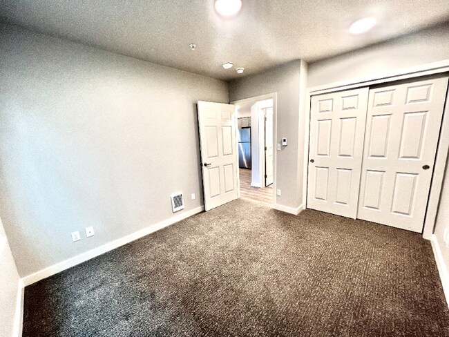 Building Photo - 2330 Yakima Ct