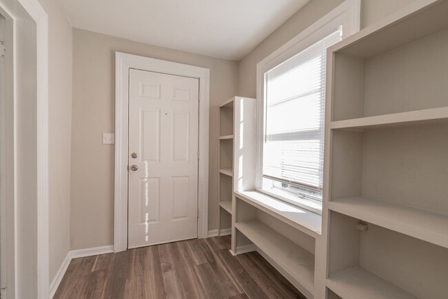 Building Photo - 1 bed/1 bath house for rent close to Downtown Augusta, with off-street parking!