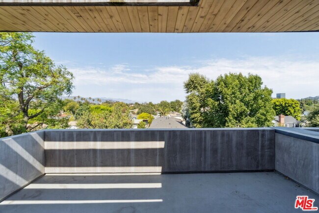 Building Photo - 4429 Tujunga Ave