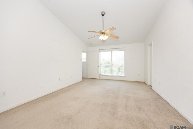 Building Photo - 1720 Nicholson Dr