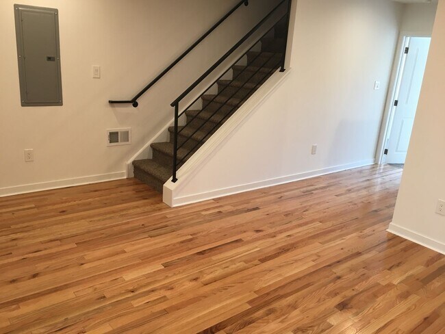 Primary Photo - 3503 Haverford Ave