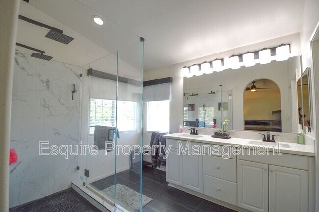 Building Photo - 4510 El Corazon Ct