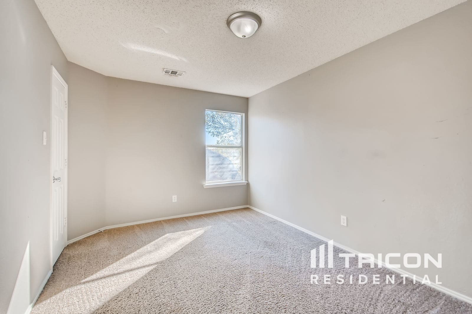 Building Photo - 3705 Aldersyde Dr