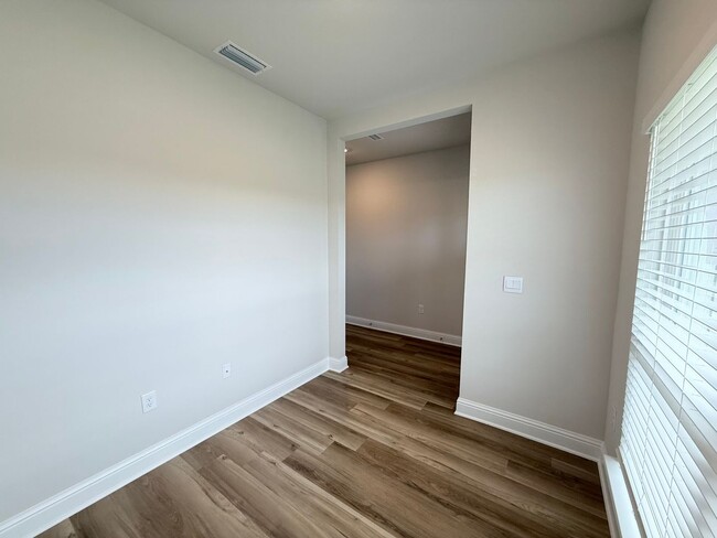 Building Photo - 28073 Hallow Trl