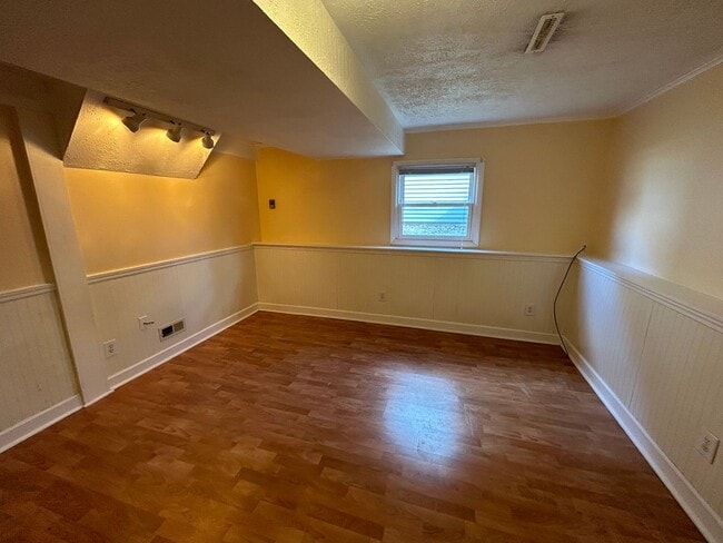 Building Photo - 1827 Jacobssen Dr