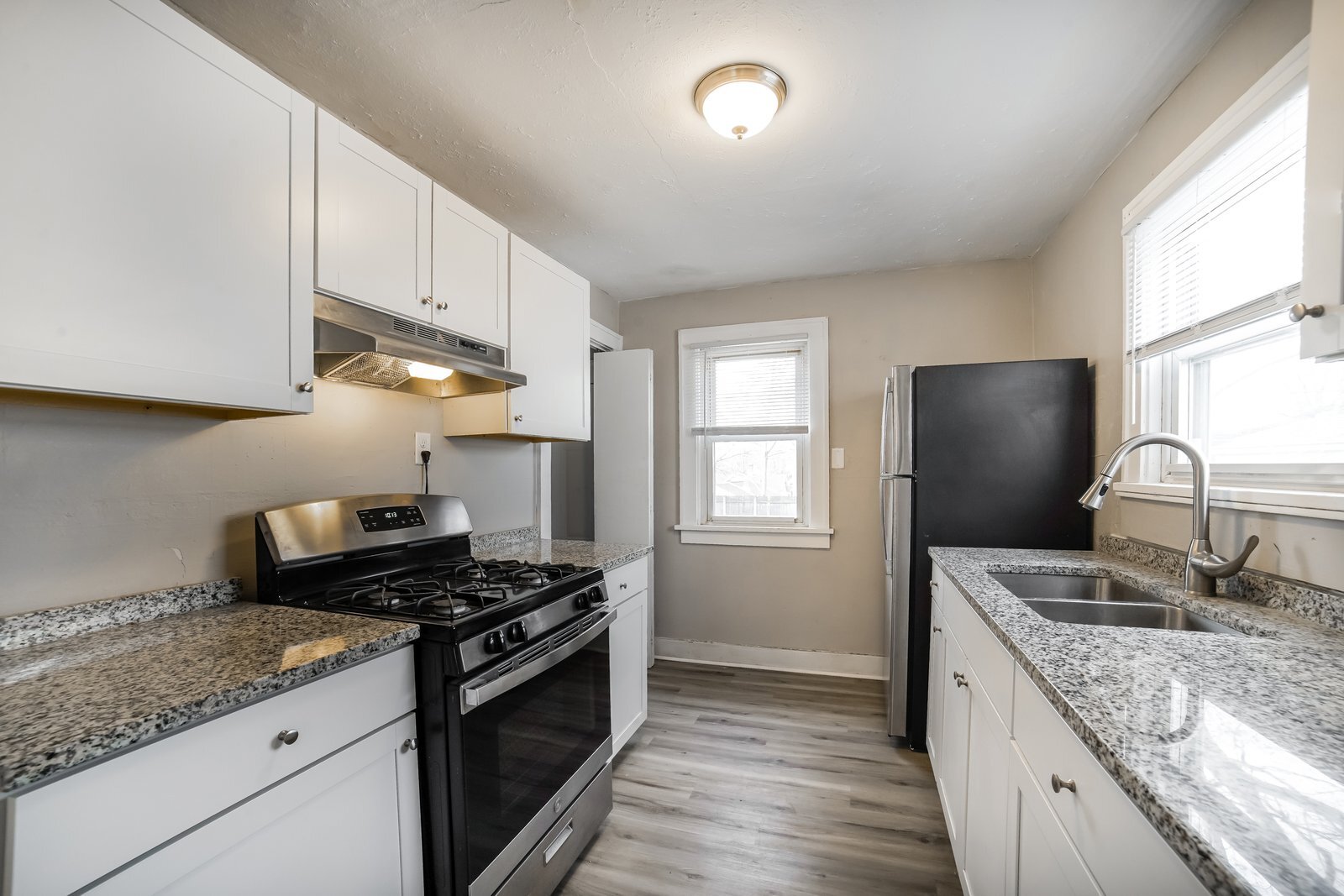 Building Photo - 1117 Woodlawn Ct