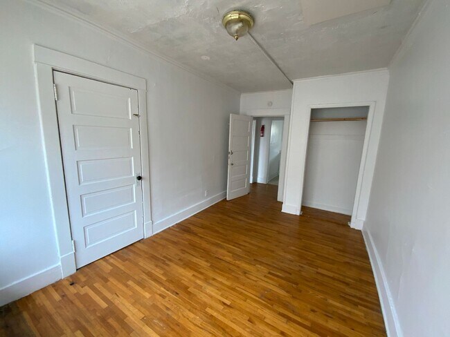 Building Photo - 505 East Rollins St