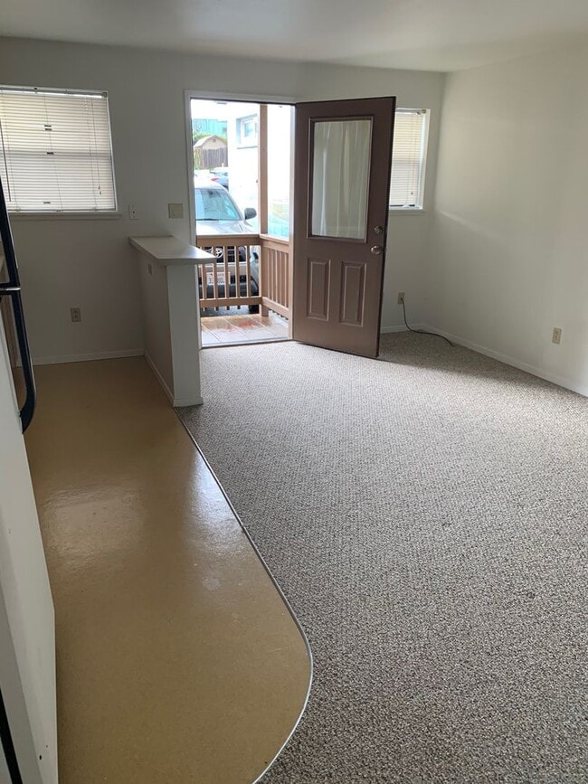 Building Photo - 1609 G St