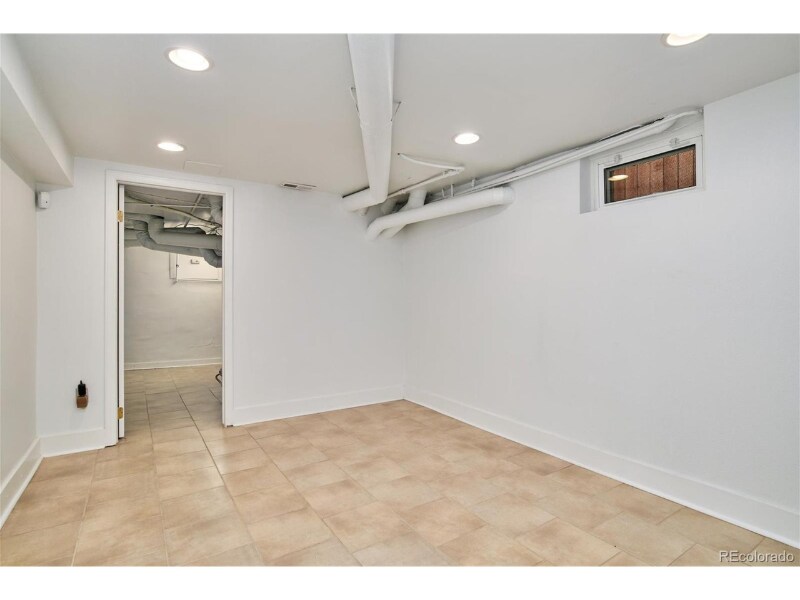 Building Photo - 3311 Clay St
