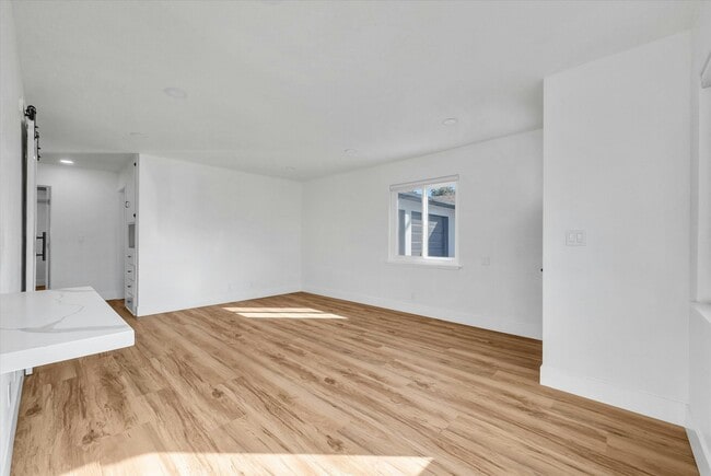 Building Photo - 18442 Patterson Ln