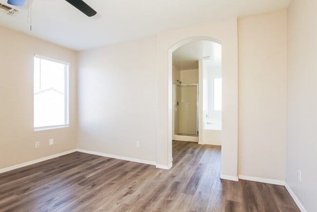 Building Photo - 2322 S 65th Dr