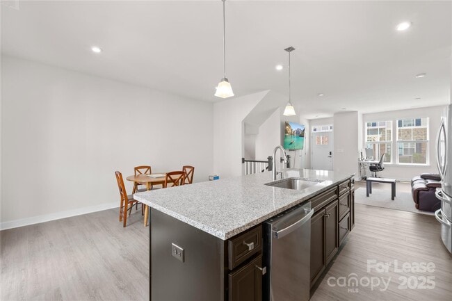 Building Photo - 9338 Mallard Mls Dr