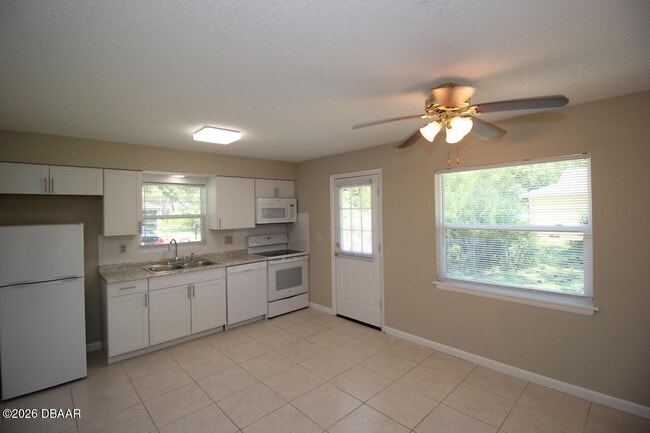 Building Photo - 2 Plateau Ln