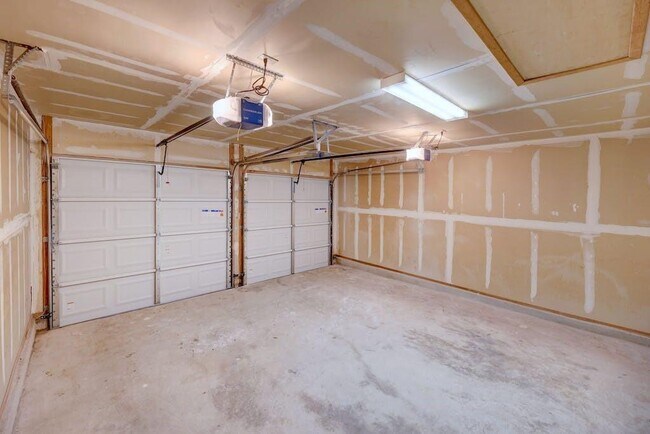 Building Photo - 2111 Rick Whinery Dr