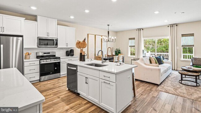 Building Photo - 48 Four Leaf Dr