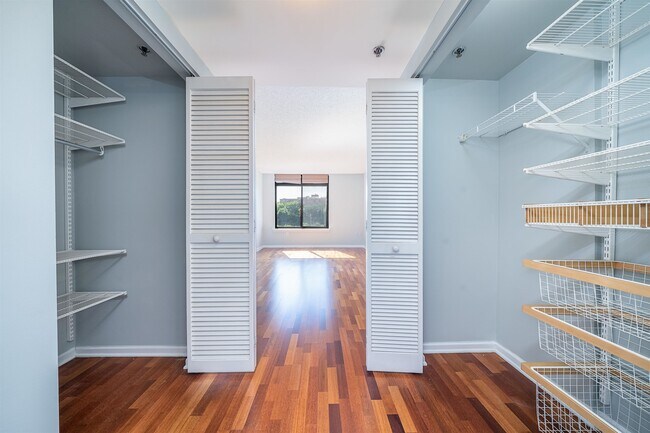 Building Photo - 759 2nd St