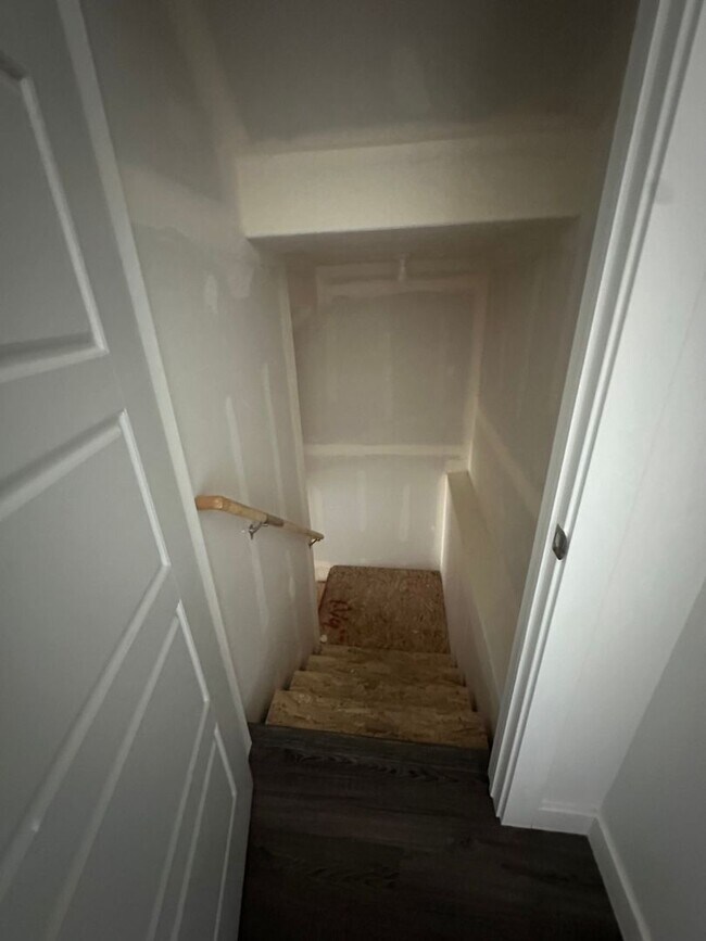 Building Photo - Gorgeous Townhome!!!