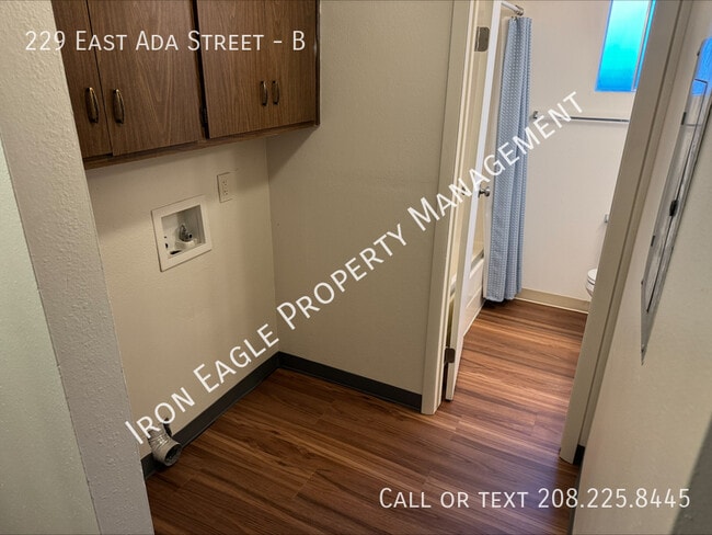 Building Photo - 229 E Ada St